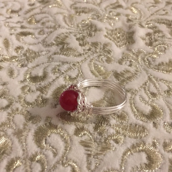 Red Jade silver plated wire wrapped ring. - Picture 3 of 6